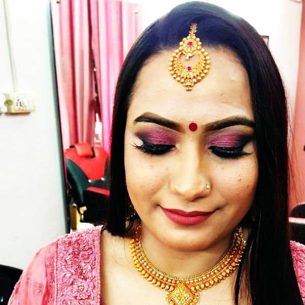 Eye Makeup at Sunrise Beauty Salon, Haldwani